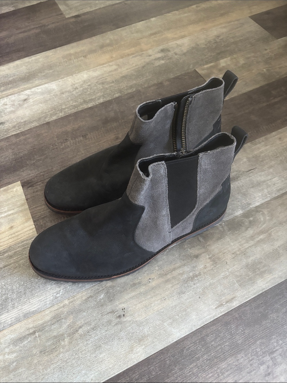Timberland Kendrick Chelsea Side Zip Boots - Picture 2 of 3